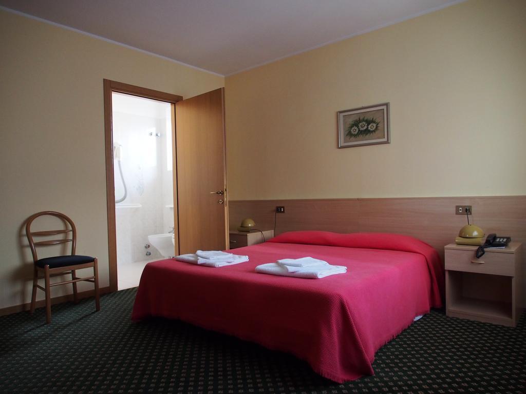Hotel Belvedere Roana Δωμάτιο φωτογραφία
